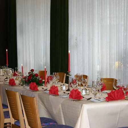 Hotel Krone Traisen Bagian luar foto