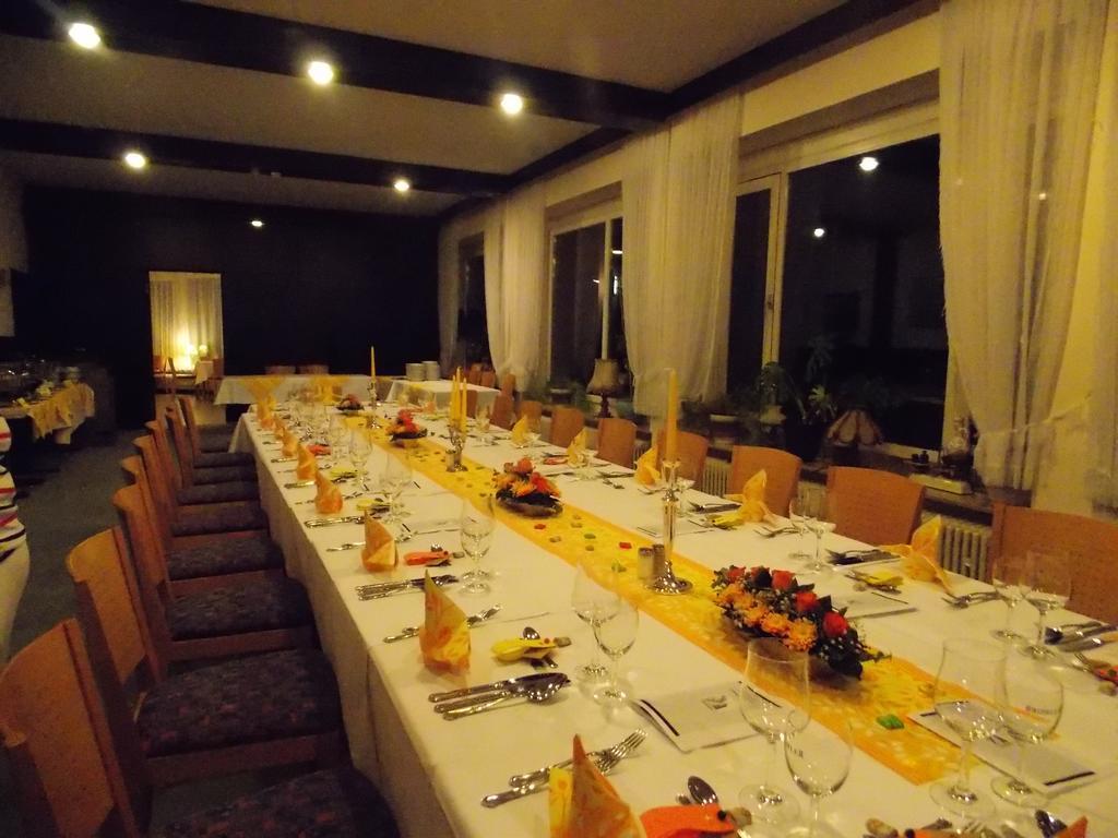 Hotel Krone Traisen Bagian luar foto