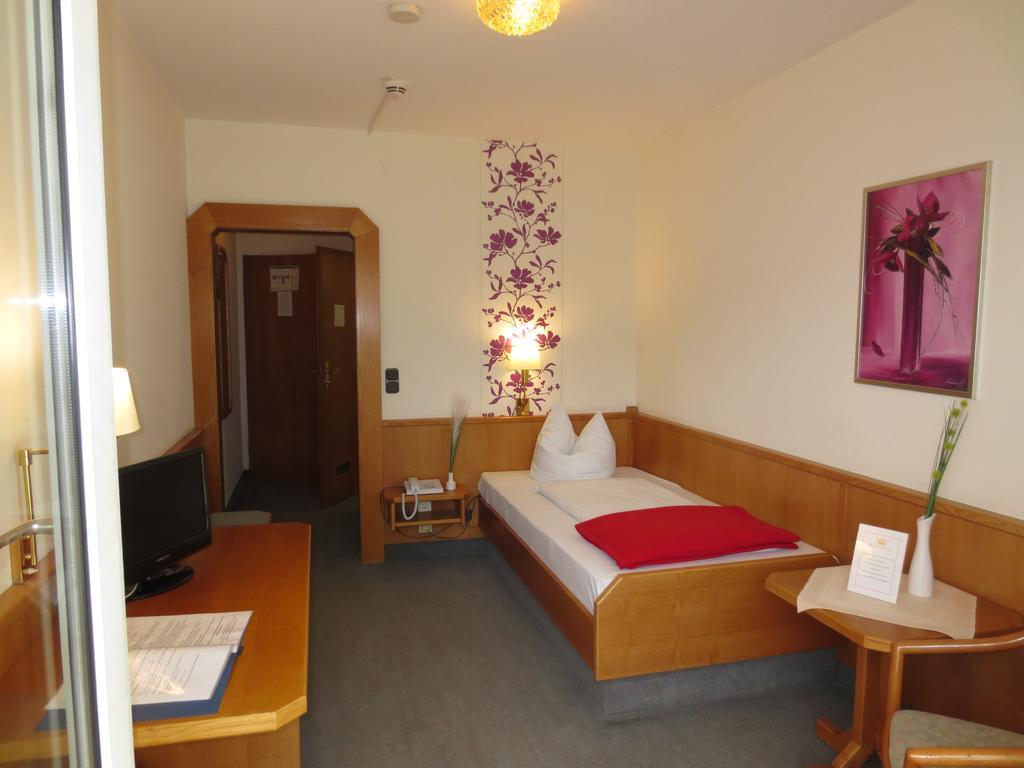 Hotel Krone Traisen Bagian luar foto