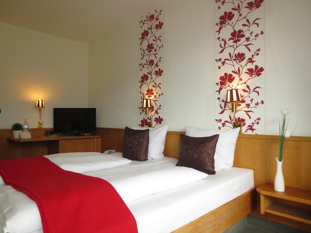 Hotel Krone Traisen Bagian luar foto