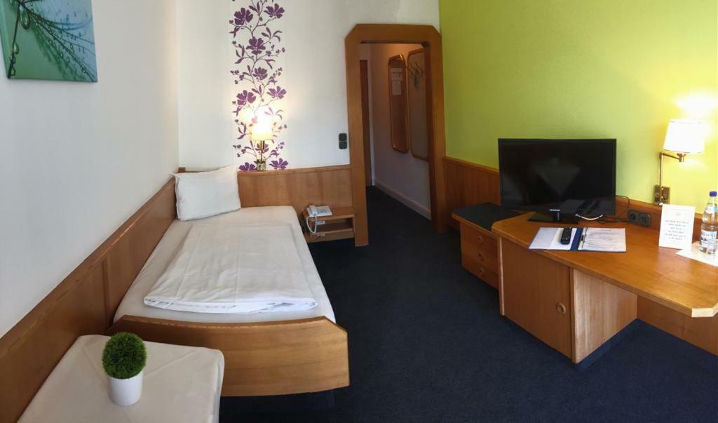 Hotel Krone Traisen Bagian luar foto